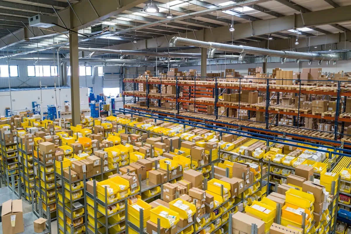 B2B warehouse inventory and supply workflow